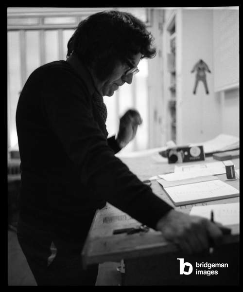 Carlos Cruz-Diez nel suo studio di design "La Boucherie"
