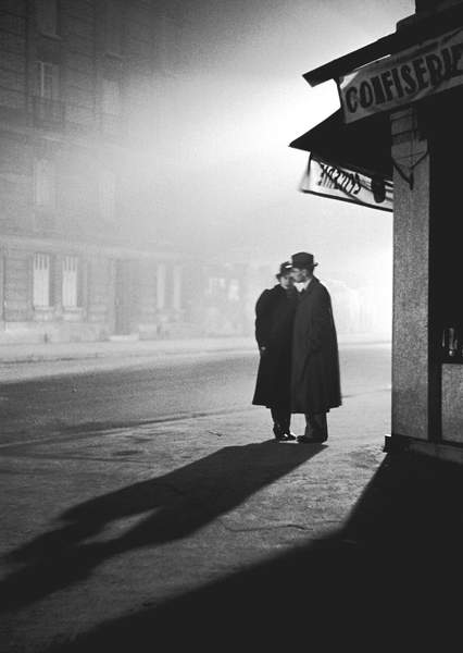 Paris Evening, Paris 1934 / Photo © Fred Stein / Bridgeman Images