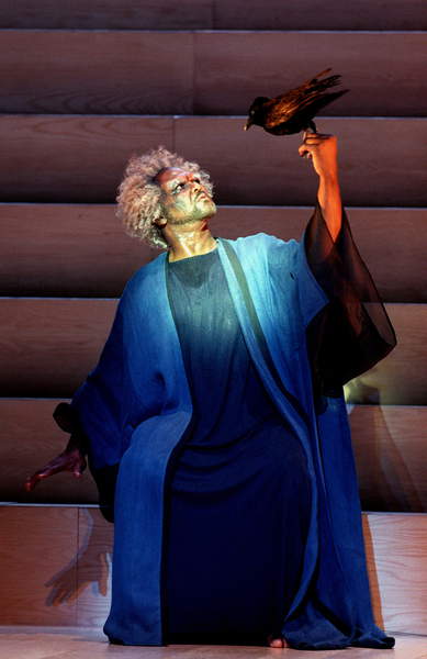 Edipo Re di Igor Stravinsky, regia di Bob Wilson al teatro del Chatelet. Con: Francois Chat, Francis Bouc. © Pascal Victor/ArtComPress / Bridgeman Images
