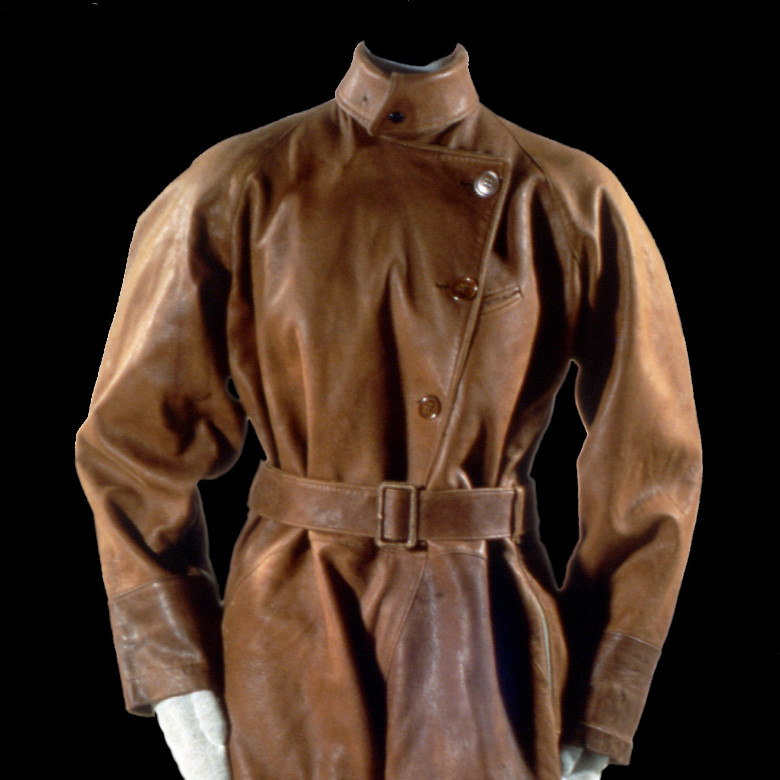 Amelia Earhart's Flight Suit / Arnold Constable & Co. / National Postal Museum, Smithsonian Institution / Bridgeman Images