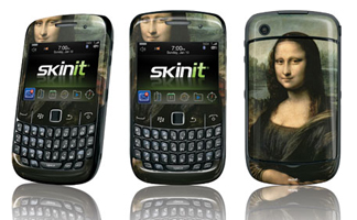 Mona Lisa by Leonardo da Vinci on the Blackberry Curve 8350/ courtesy of Skinit, Inc.
