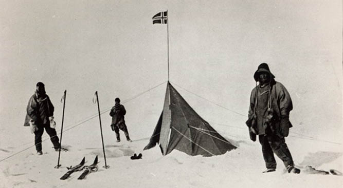 Tent left at the South Pole by Roald Amundsen (1872-1928) in 1911, 1912 by Lieutenant Henry Robertson ('Birdie') Bowers, (1883-1912) Private Collection